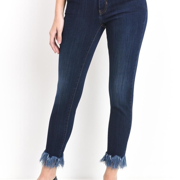 Just Black Denim - JUST BLACK Fray Bottom Skinny Jeans